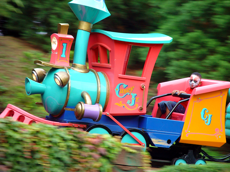 Casey-Jr-le-Petit-Train-du-Cirque-002