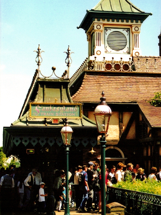 Fantasyland-Station-003