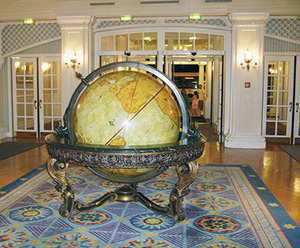 newport-bay-club-reception-globe